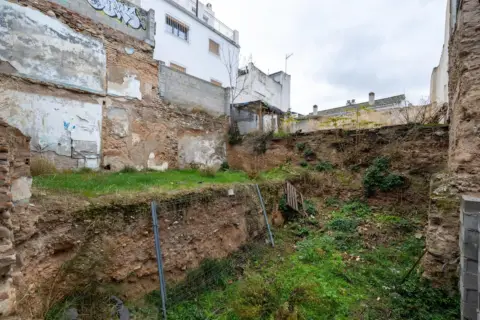 Terreno en calle Alta de Cartuja, 8