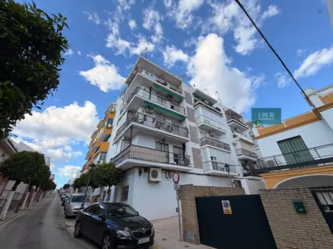 Piso en calle Justo Monteseirin Gonzale, nº 23
