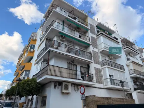 Piso en calle Justo Monteseirin Gonzale, nº 23