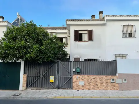 Casa adosada en calle de Joaquín Rodrigo