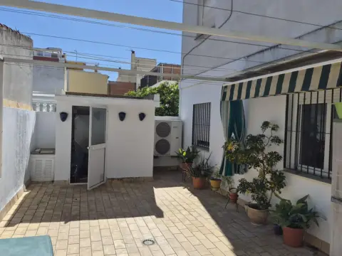 Casa adosada en calle de Veracruz