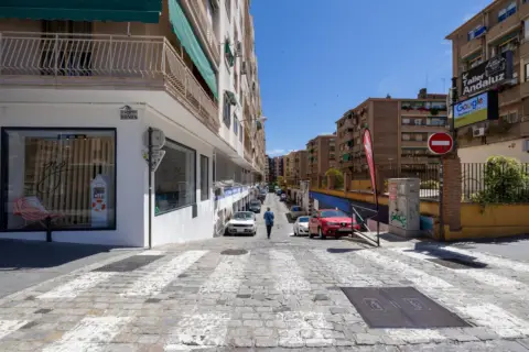 Local comercial en calle Abderrahmán, 11