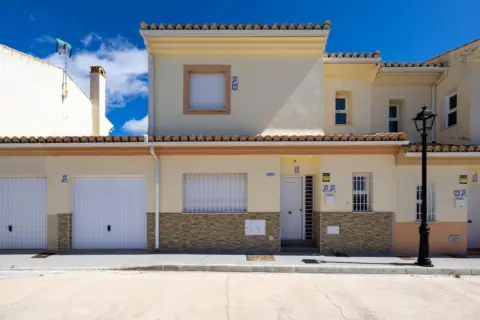 Casa adosada en calle 18563