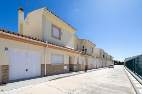 Casa adosada en calle 18563