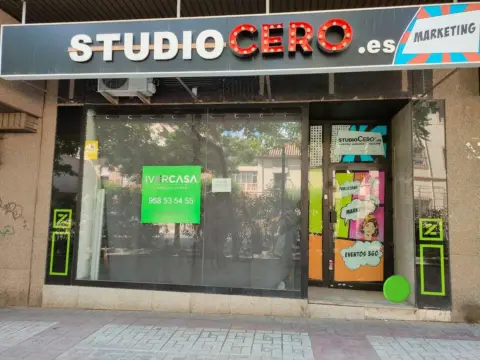 Local comercial en Avenida de Andalucía