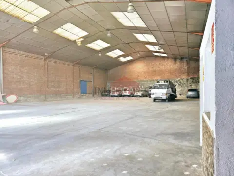 Nave industrial en Burgohondo
