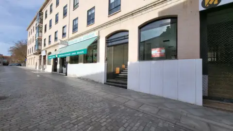 Local comercial en calle de Candeleda