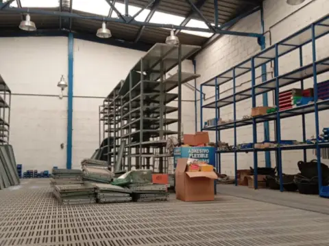 Nave industrial en Juncaril
