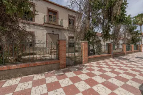 Casa adosada en calle de Pablo Picasso