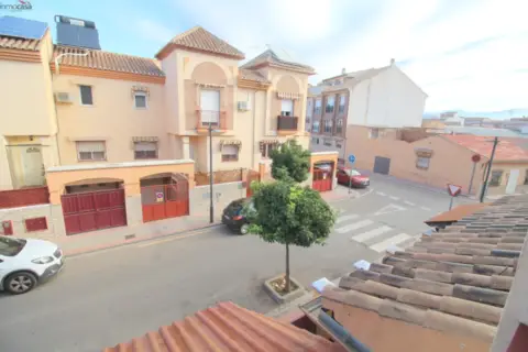 Casa adosada en calle de Játiva