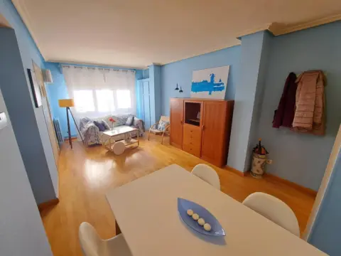Apartamento en calle de la Colegiata de Bolea, 3