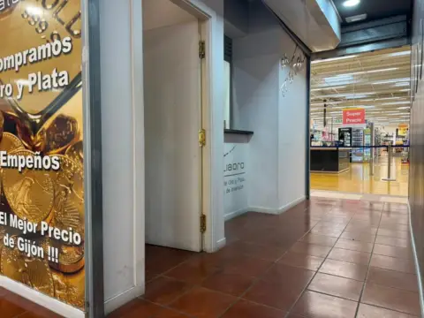 Local comercial en calle del Maestro Amado Morán, 1