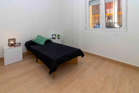Piso en calle de Lucas Vázquez Ayllón