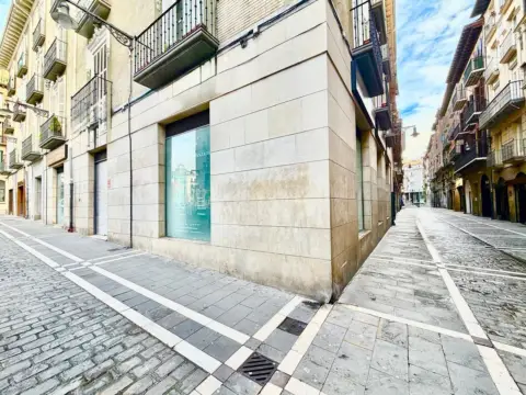 Local comercial en Kontseiluko Plaza
