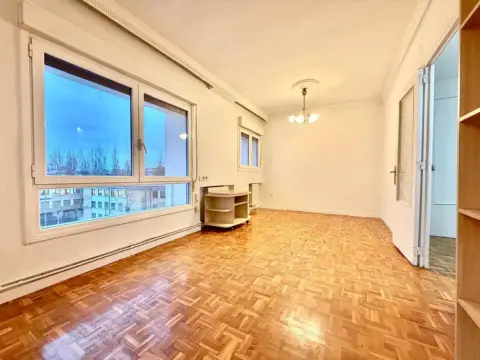 Piso en calle Tajonar