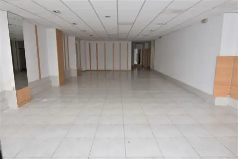 Local comercial en calle de Barcelona, 73