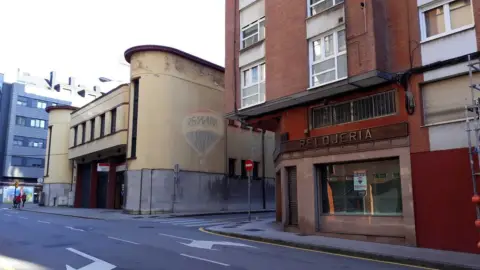 Local comercial en calle de Juan I, 2