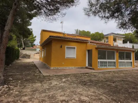Chalet en Urbanización Terol F, 166