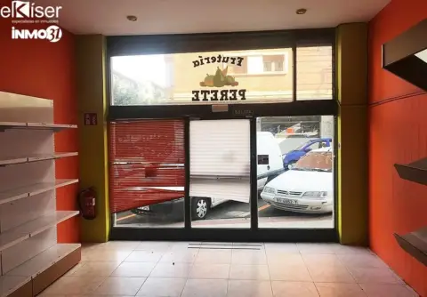 Local comercial en calle del Pico de Ori, 8
