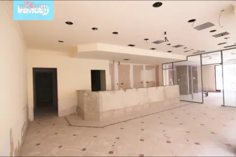 Local comercial en 1ª Fase