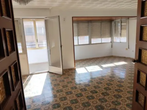 Piso en Avenida de Benito Pérez Galdós