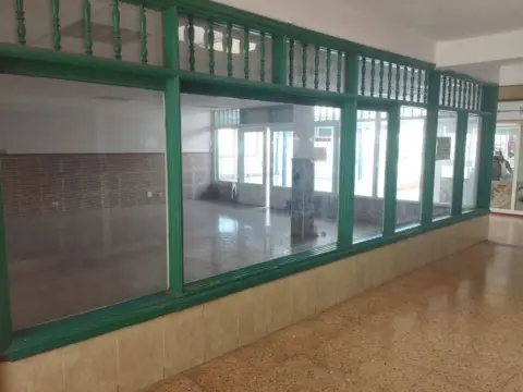 Local comercial en Avenida Tejeda