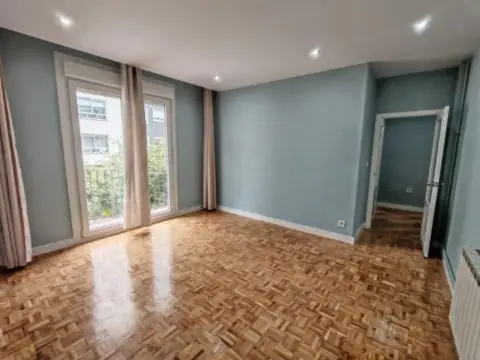 Piso en calle del Conde de Torrecedeira