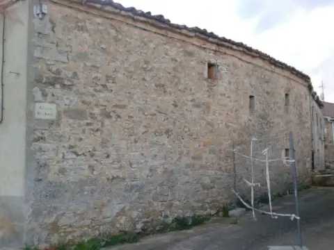 Casa rústica en calle de la Flor