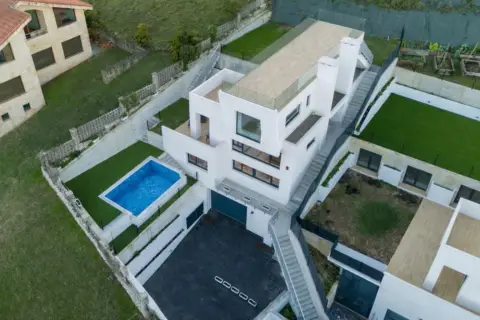 Casa en calle de Acacio Gutiérrez