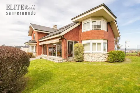 Chalet en Urbanización del Cierro de la Sara