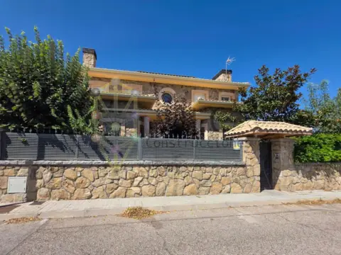 Chalet en calle de Antonio Machado