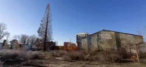 Nave industrial en calle de Luna y Sol