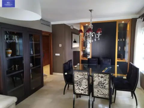 Piso en Barriada - Corte Inglés