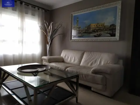 Piso en Barriada - Corte Inglés