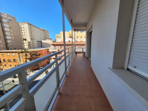 Piso en Avenida