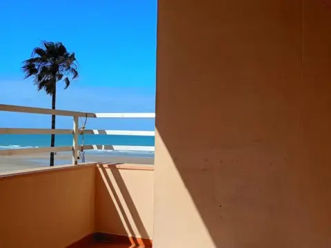 Piso en Playa Victoria - Paseo Marítimo
