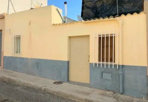 Casa adosada en calle de Valencia