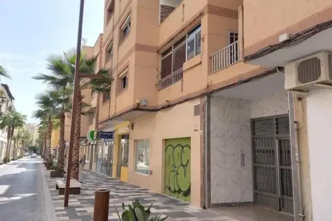 Piso en calle de Constantino