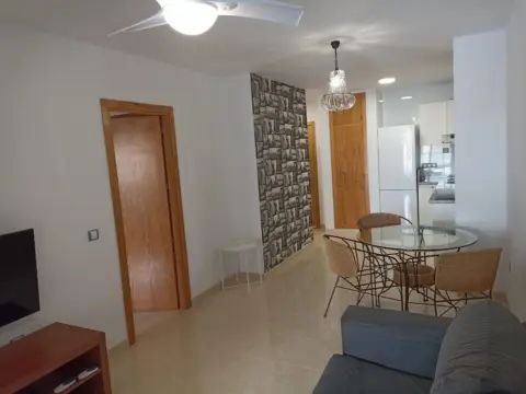 Piso en calle de las Higueras, 95