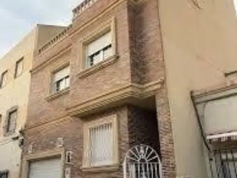 Casa adosada en calle de la Curva, 7