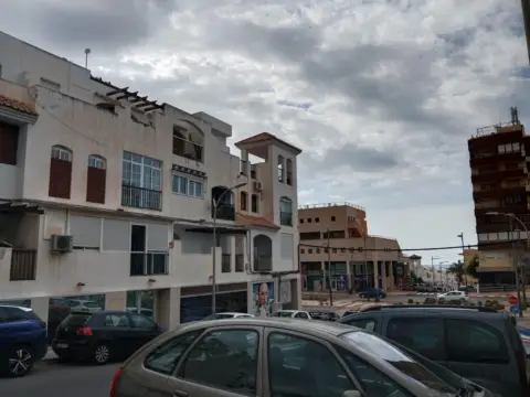 Piso en calle del Dorado, 2