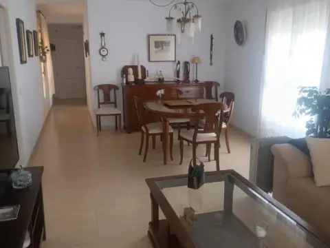 Piso en Avenida de José Amat Benavides