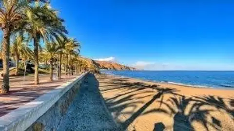 Local comercial en Paseo Marítimo de Aguadulce, 4