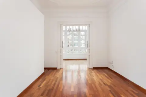 Piso en Carrer del Rosselló