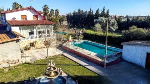 Chalet en Camino del Caracol