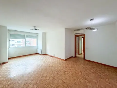 Piso en calle de Puentelarra