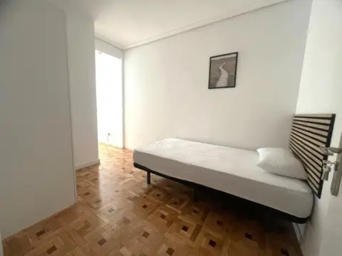 Habitación en calle de Fermín Caballero