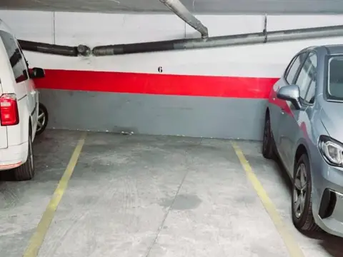 Garaje en calle de Tomás Alba Edison, 5