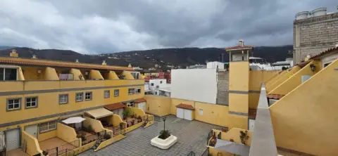 Dúplex en calle Llano Mora