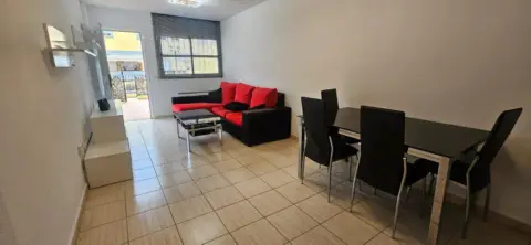 Dúplex en calle Llano Mora